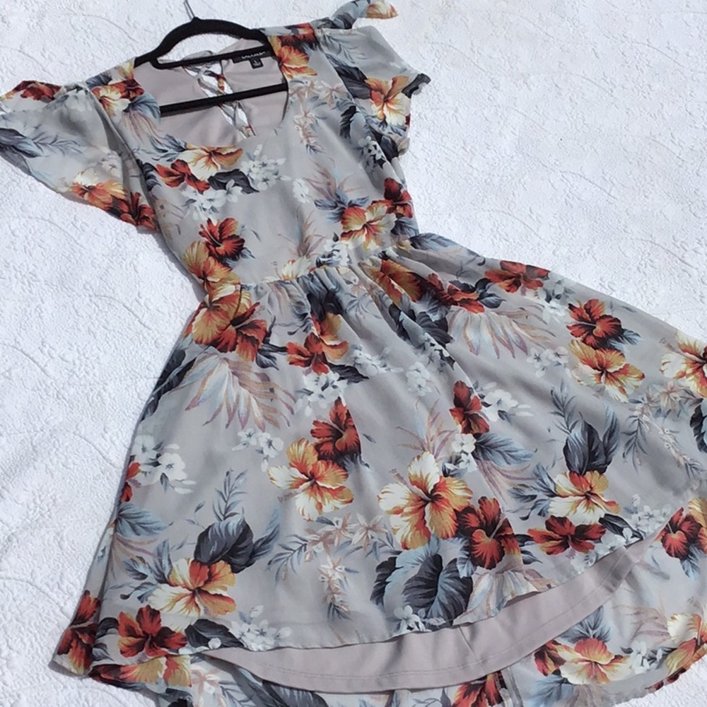 LuLu’s Soft Grey Floral with XCross Tie Back and Cut Out Lower Back L